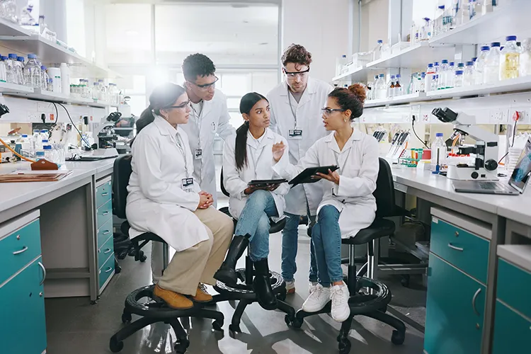 Project illustration: Healthcare & life sciences